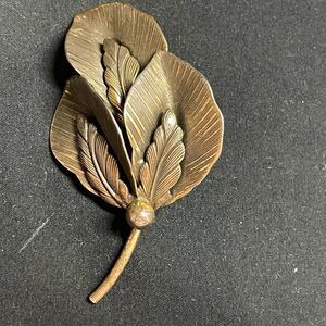 Gold Tone Leaf Feather Brooch Vtg No Markings